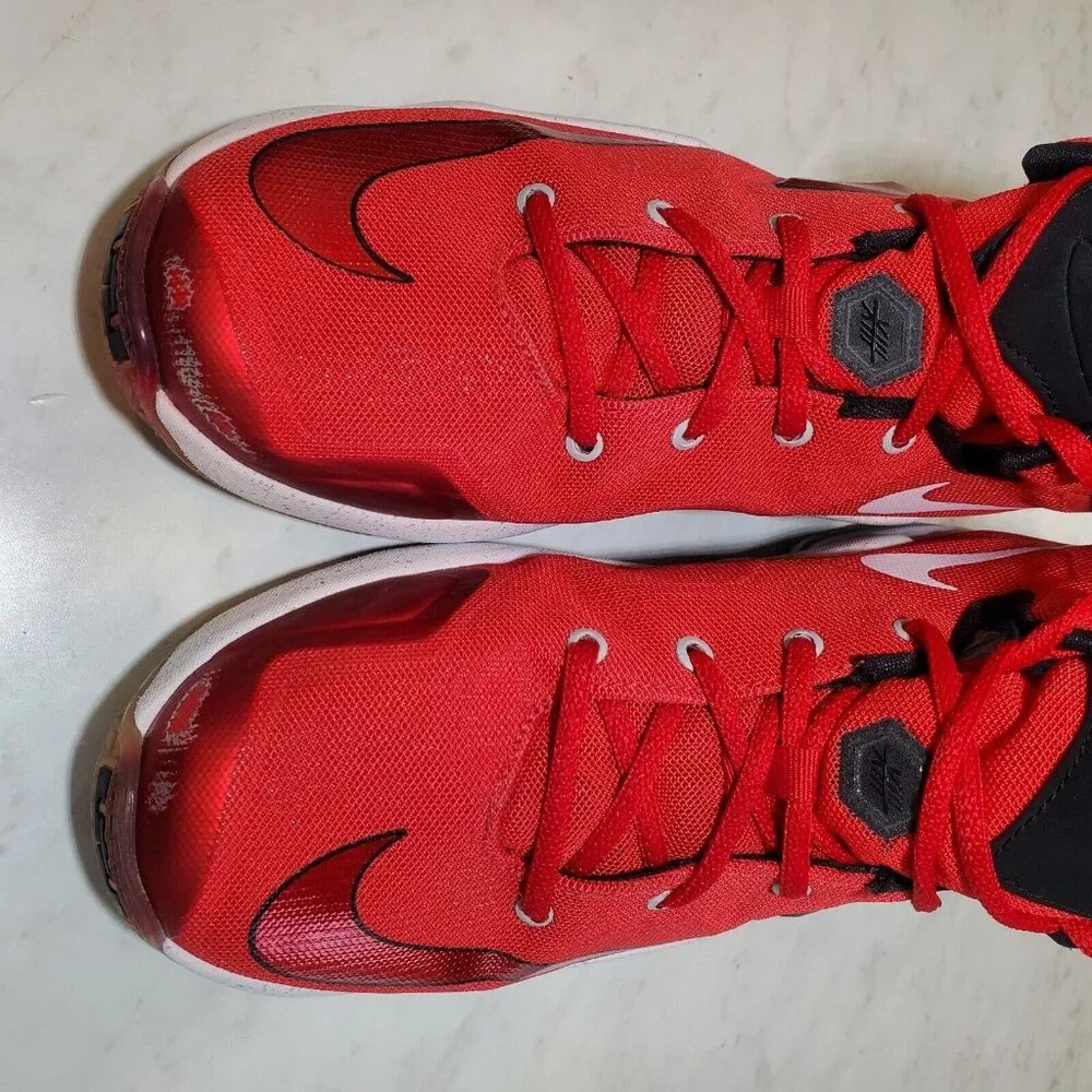 Nike LeBron XIII GS Athletic Shoes 6Y US Red Logo High Top Basketball Sneakers